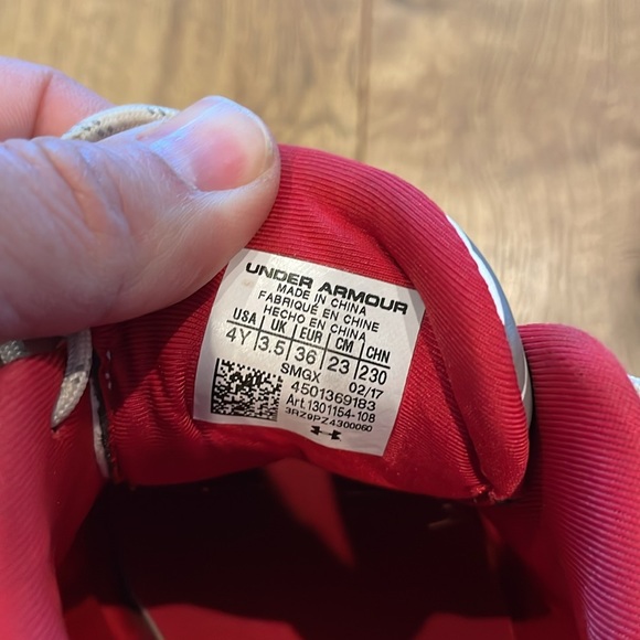 Under Armour kids golf shoes good condition size 4 - Picture 5 of 9